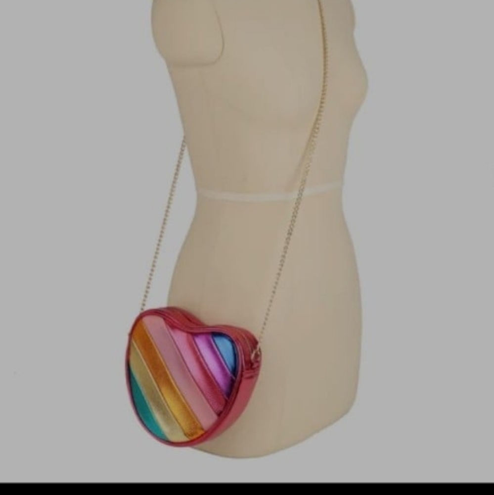 Heart Crossbody - Picture 2 of 4